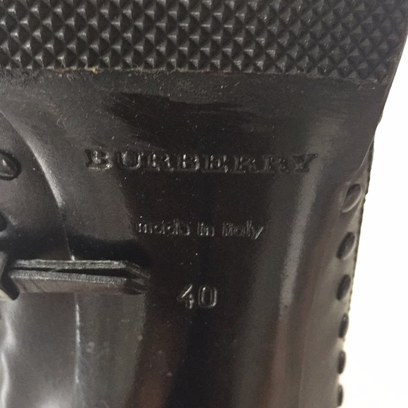 Burberry London quilted and studded ankle boots. - Picture 4 of 7